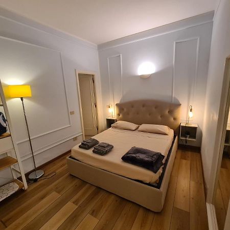 Via Del Corso Charme Apartment โรม ภายนอก รูปภาพ