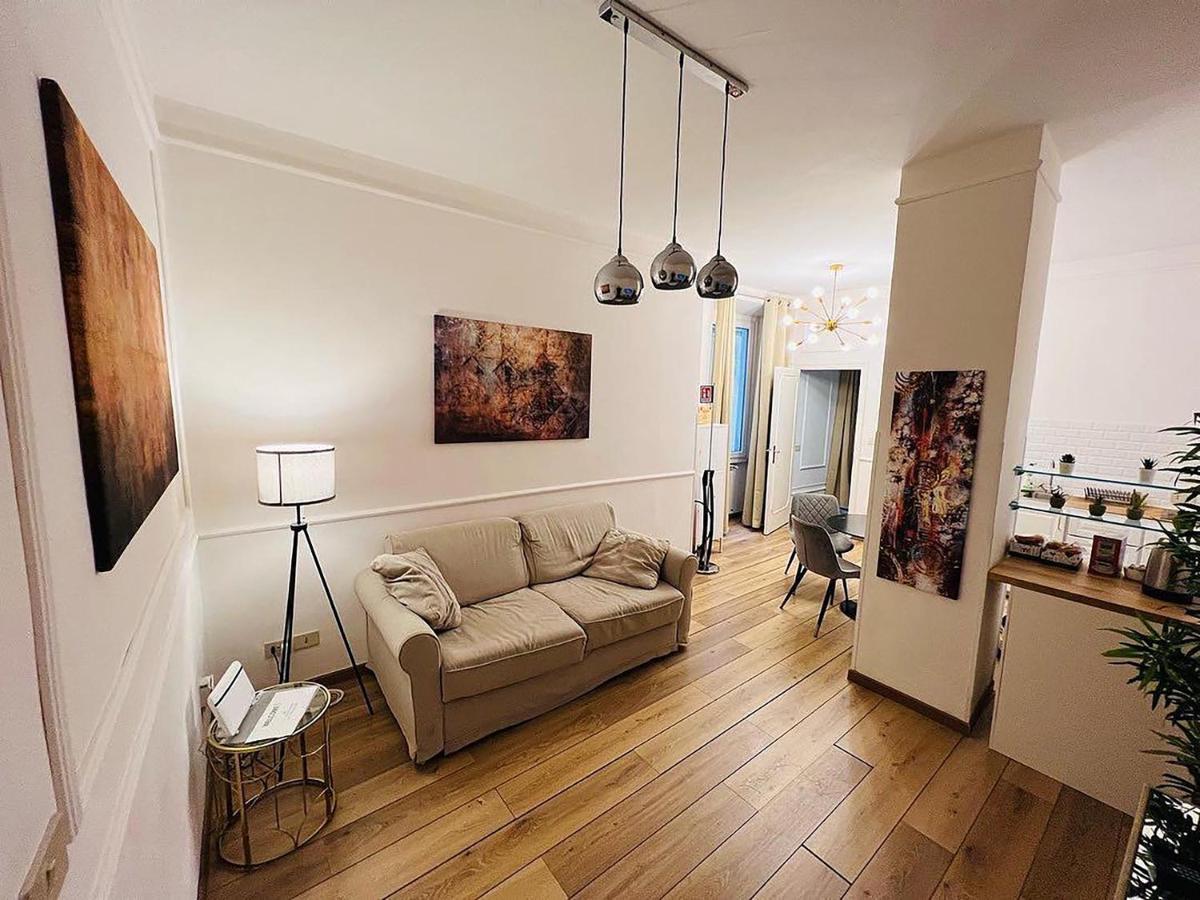 Via Del Corso Charme Apartment โรม ภายนอก รูปภาพ